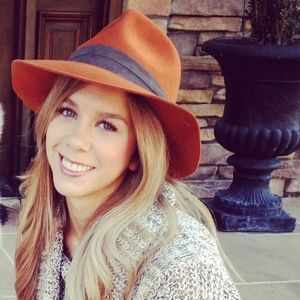 Meet your Posher, Shelby